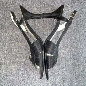 9.5M Liz Claiborne black satin slingbacks